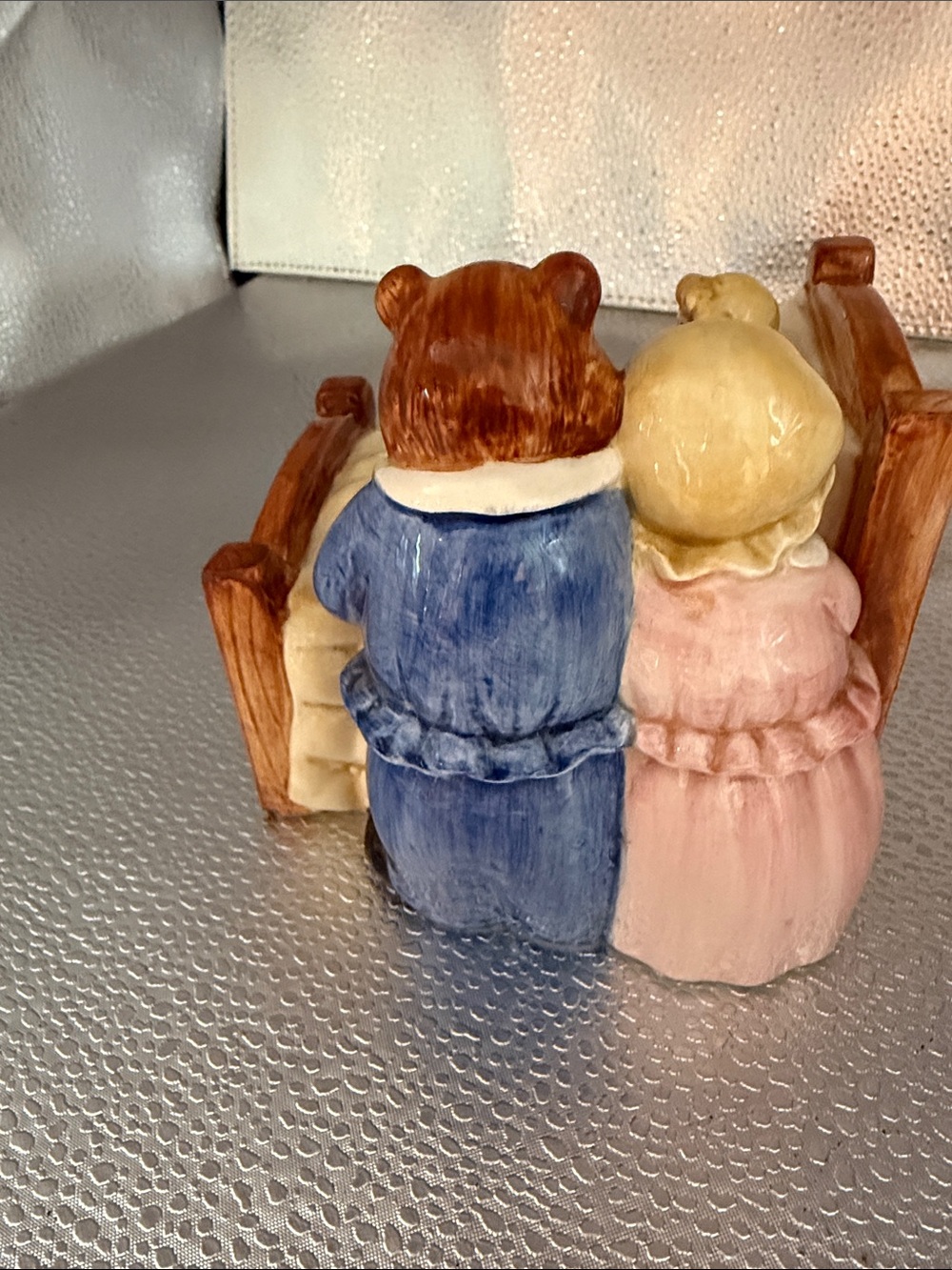 Vintage 1982 Ceramic Music Box of Goldilocks where she moves back and forth - Picture 6 of 11